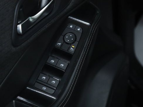 Used 2023 Nissan Rogue SV image 16