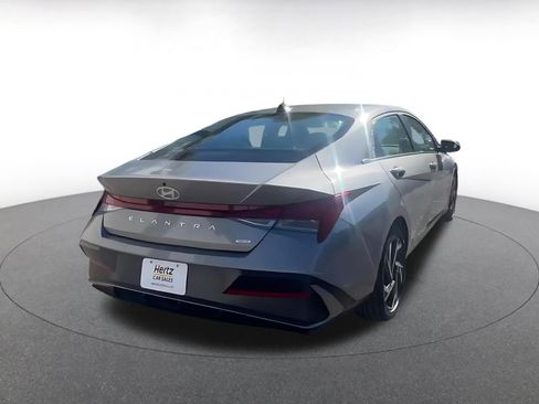 Used 2025 Hyundai Elantra Limited image 14
