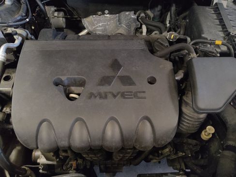 Used 2019 Mitsubishi Outlander SE AWD/4WD image 30