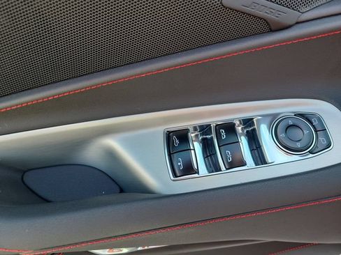 Used 2025 Chevrolet Corvette Stingray Convertible w/ 1LT RWD image 14