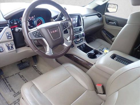 Used 2017 GMC Yukon SLT w/ Premium Edition image 12