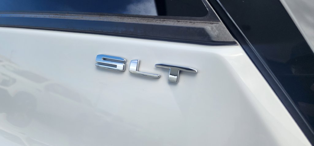 Used 2023 GMC Terrain SLT FWD image 17