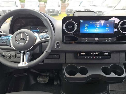 New 2026 Mercedes-Benz Sprinter 2500 image 18