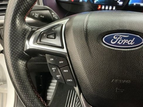 Used 2022 Ford Edge ST-Line image 25