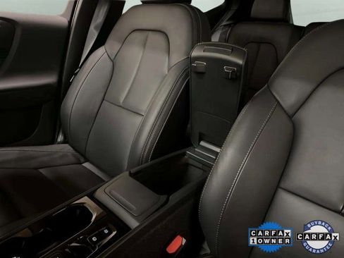 Used 2025 Volvo XC40 B5 Plus image 65