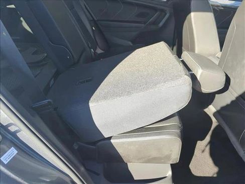 Used 2022 Volkswagen Tiguan SE AWD/4WD image 21