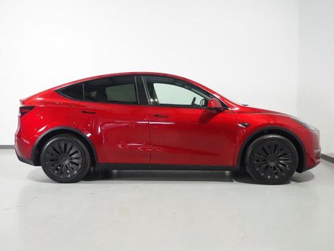 Used 2024 Tesla Model Y Long Range AWD/4WD image 6