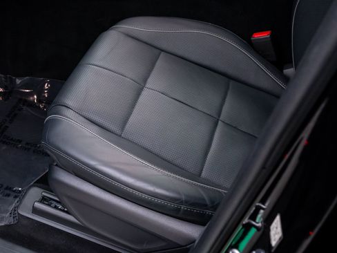 Used 2024 Mercedes-Benz GLS 450 4MATIC image 16