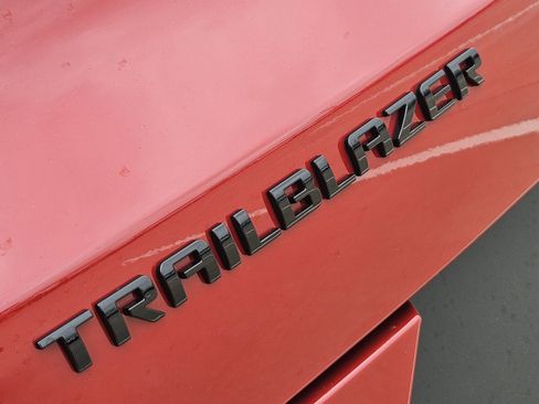 New 2026 Chevrolet TrailBlazer LT w/ Midnight Edition FWD image 14
