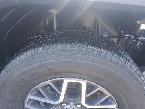 Used 2025 Jeep Wrangler Sahara image 10