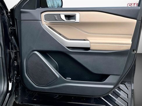 Used 2022 Ford Explorer XLT w/ Equipment Group 202A image 27