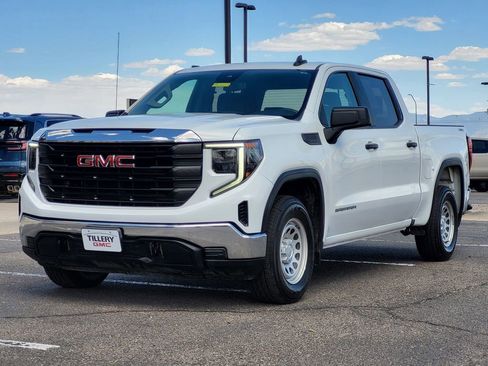 Used 2022 GMC Sierra 1500 Pro w/ Pro Value Package AWD/4WD image 4