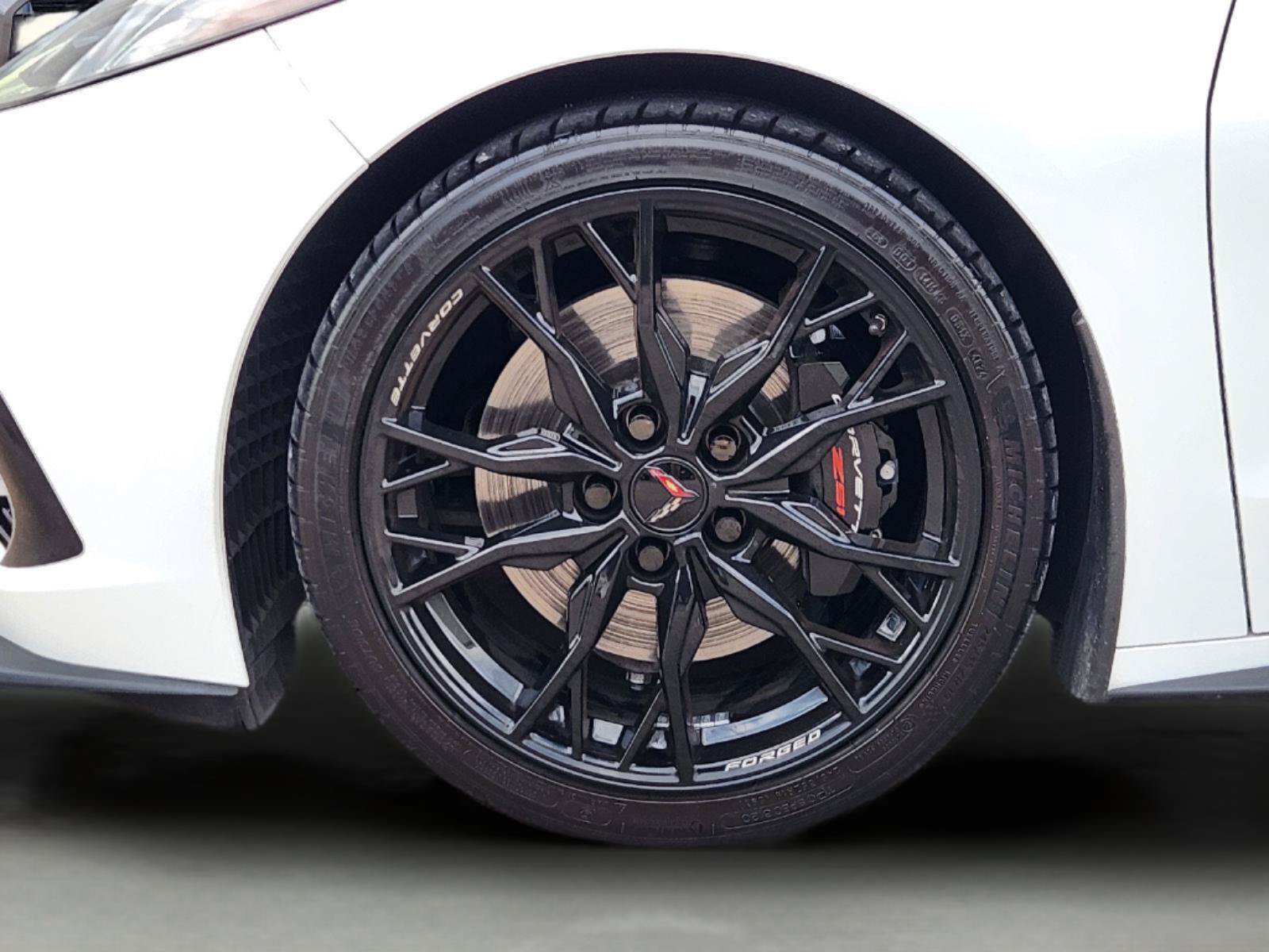 Used 2025 Chevrolet Corvette Stingray Premium Conv w/ Z51 Performance Package RWD image 10