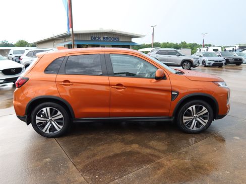 Used 2024 Mitsubishi Outlander Sport ES AWD/4WD image 3