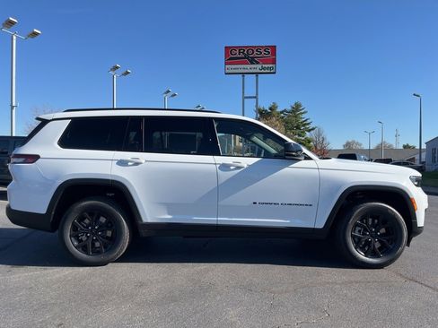 New 2025 Jeep Grand Cherokee L Altitude image 48
