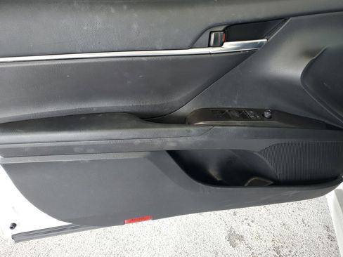Used 2024 Toyota Camry SE FWD image 14