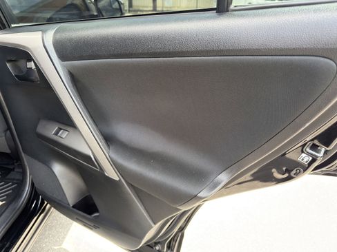 Used 2017 Toyota RAV4 LE w/ Carpet Mat Package AWD/4WD image 13