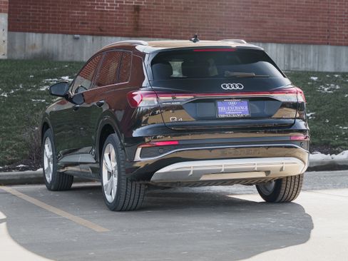 Used 2023 Audi Q4 e-tron Premium w/ 20" Wheel Package image 5
