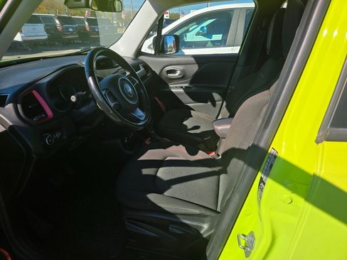 Used 2017 Jeep Renegade Trailhawk image 7