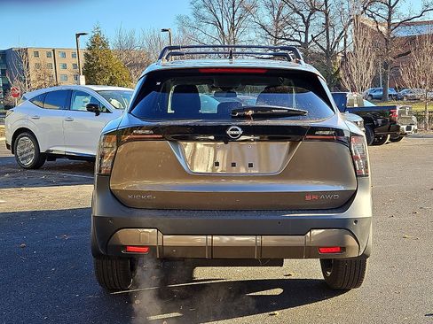 New 2026 Nissan Kicks SR image 5