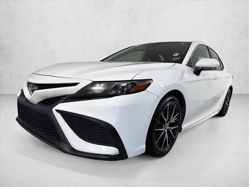 Used 2022 Toyota Camry SE FWD image 7
