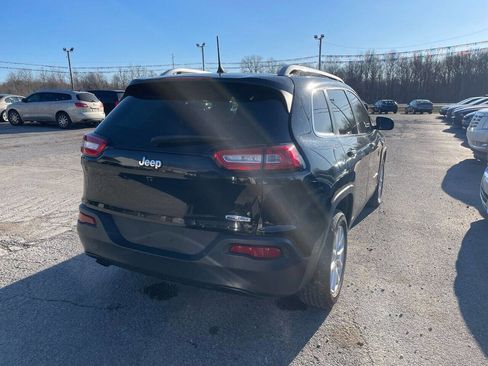 Used 2017 Jeep Cherokee Latitude w/ Comfort/Convenience Group image 6