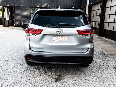 Used 2018 Toyota Highlander XLE FWD image 9
