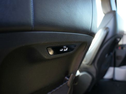 Used 2022 Chrysler Pacifica Touring-L image 9