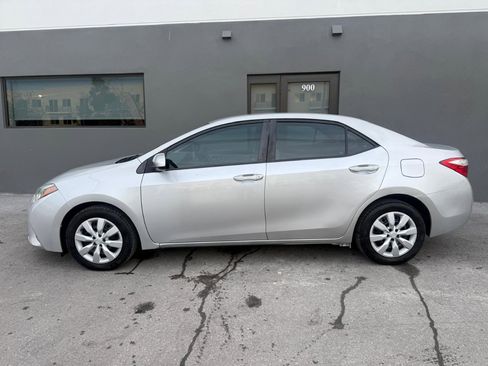 Used 2015 Toyota Corolla LE image 12