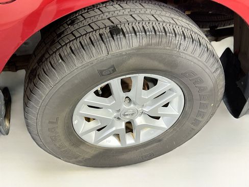 Used 2019 Nissan Frontier SV image 28