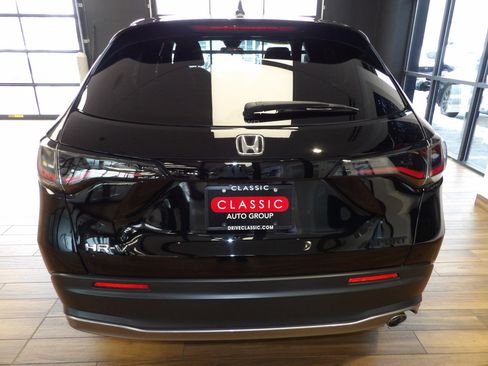 Used 2023 Honda HR-V Sport image 7
