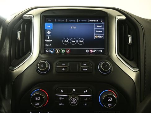 Used 2020 Chevrolet Silverado 1500 LTZ AWD/4WD image 28