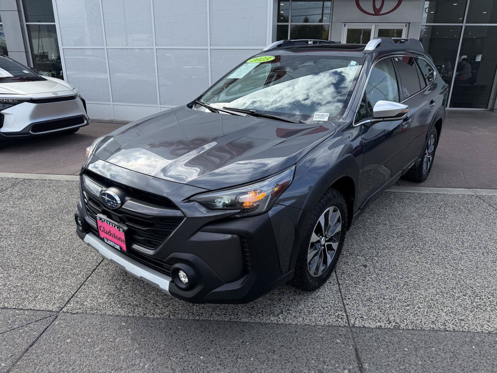 Used 2023 Subaru Outback Touring XT w/ Popular Package #2 AWD/4WD image 2