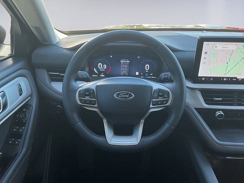 Used 2025 Ford Explorer ST AWD/4WD image 37