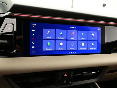 Certified 2025 Porsche Macan Electric image 10