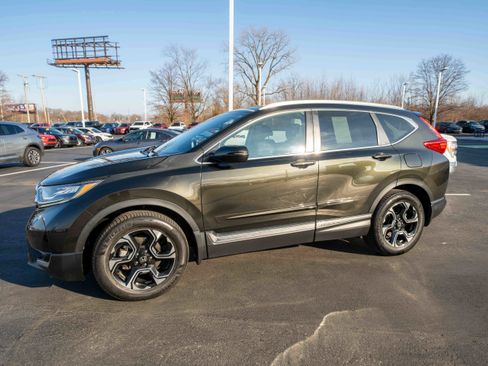 Used 2018 Honda CR-V Touring image 3