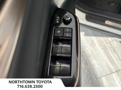 Used 2024 Toyota Crown XLE image 28