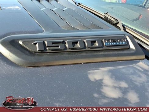 Used 2024 RAM 1500 Laramie AWD/4WD image 10