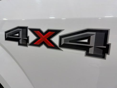 Used 2019 Ford F150 XLT w/ Trailer Tow Package image 12