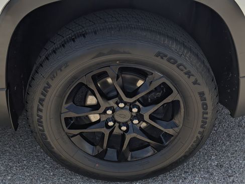 Used 2020 Chevrolet Traverse LS w/ LPO, Blackout Package FWD image 7