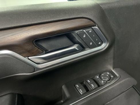 Used 2025 GMC Sierra 1500 SLT image 23