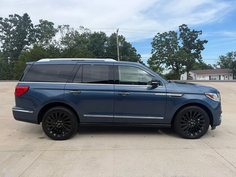 Used 2019 Lincoln Navigator Reserve AWD/4WD image 2