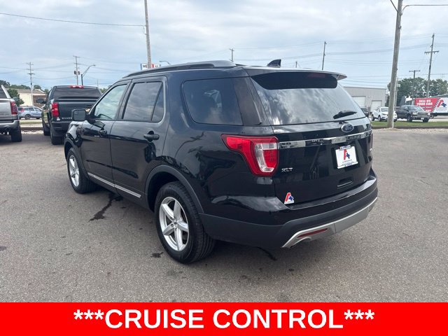 Used 2017 Ford Explorer XLT AWD/4WD image 5