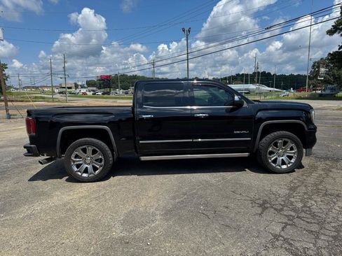 Used 2018 GMC Sierra 1500 Denali w/ Denali Ultimate Package AWD/4WD image 2