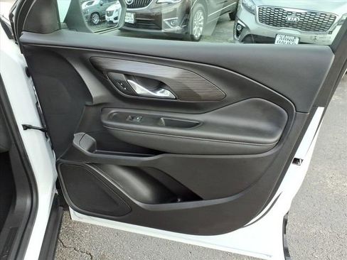 Used 2022 GMC Terrain SLT AWD/4WD image 25