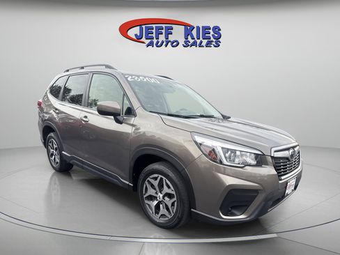 Used 2019 Subaru Forester Premium AWD/4WD image 3