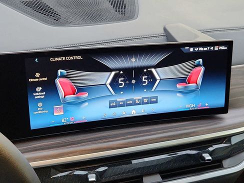 Certified 2024 BMW X5 xDrive40i w/ Parking Assistance Package image 16