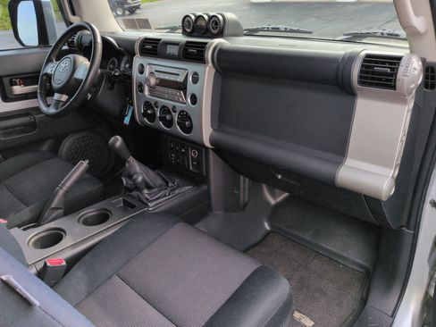 Used 2007 Toyota FJ Cruiser 4WD image 26