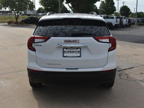 Used 2023 GMC Terrain SLE w/ Driver Convenience Package FWD image 6