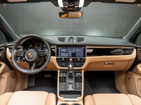 Certified 2026 Porsche Macan AWD/4WD image 26